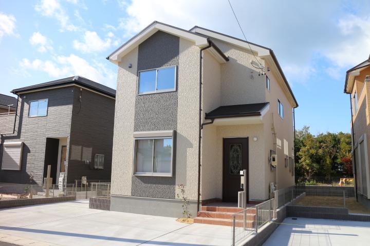 Local appearance photo. 8 Building Local (12 May 2013) Shooting