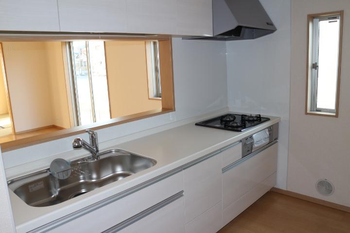 Kitchen. Building 2 Local (12 May 2013) Shooting