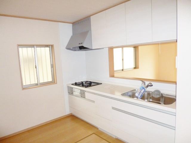 Kitchen. Indoor (11 May 2013) Shooting 1 Building