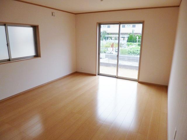 Living. Indoor (11 May 2013) Shooting 1 Building