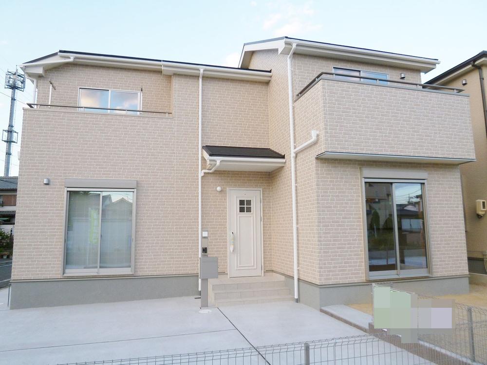 Local appearance photo. Local (11 May 2013) Shooting