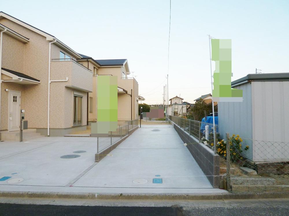 Parking lot. Local (11 May 2013) Shooting