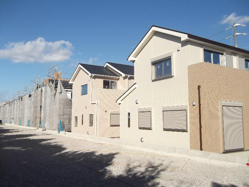 Local appearance photo. West appearance ・ Sunny! 