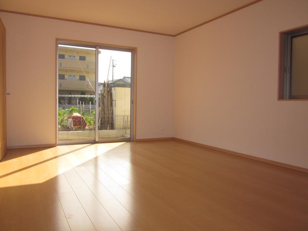 Living. South-facing living room Building 3