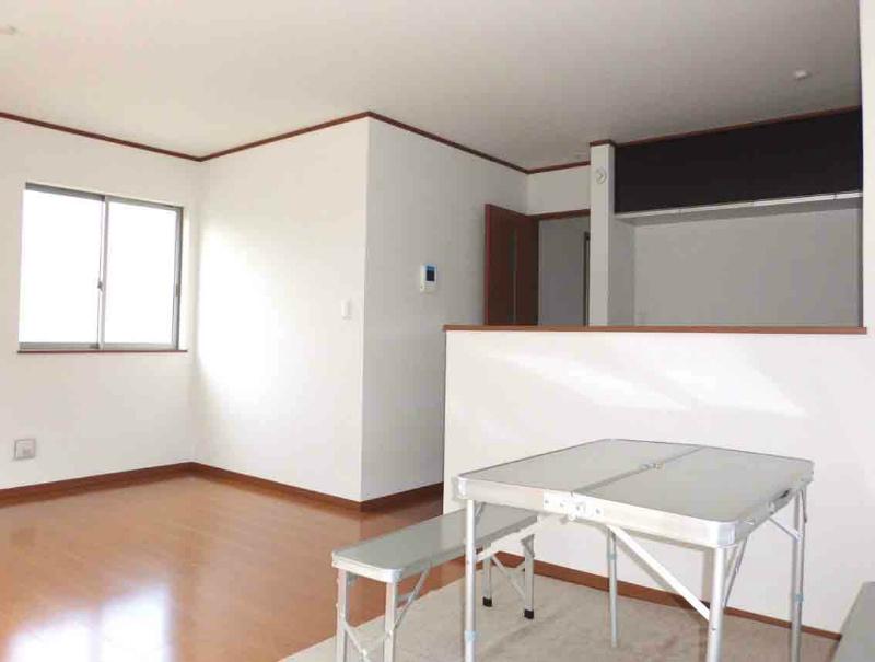 Same specifications photos (living)