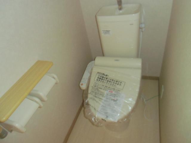 Toilet. Indoor (July 2013) Shooting