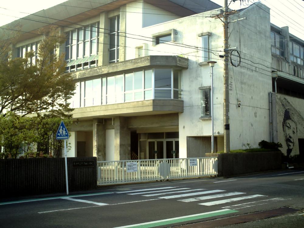 Primary school. Tokoname Municipal Tokoname to Nishi Elementary School 1560m