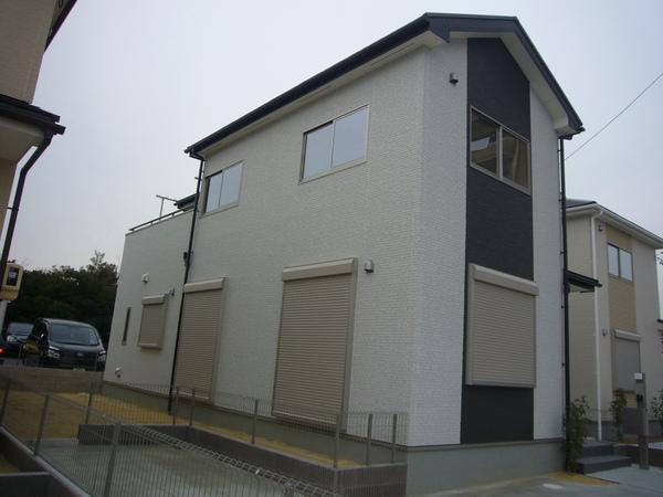 Local appearance photo. Local (12 May 2013) Shooting