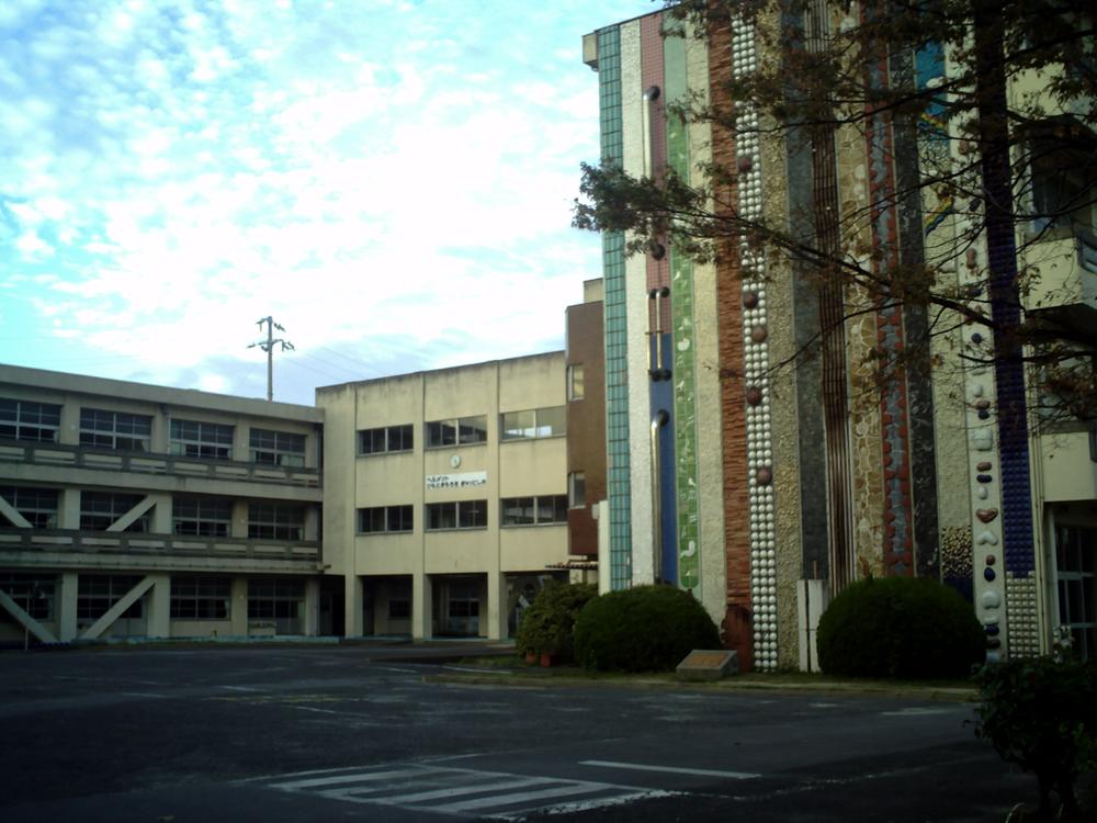 Primary school. Tokoname Municipal Onizaki to South Elementary School 570m