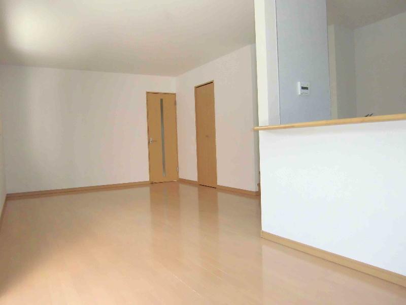 Same specifications photos (living). Spacious living room Quire