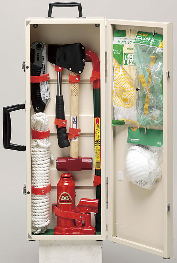 earthquake ・ Disaster-prevention measures.  [Disaster prevention stockpile warehouse] Prepare for the event of a disaster, Disaster prevention stockpile warehouse equipped with emergency supplies, such as rescue tools have been installed (same specifications)