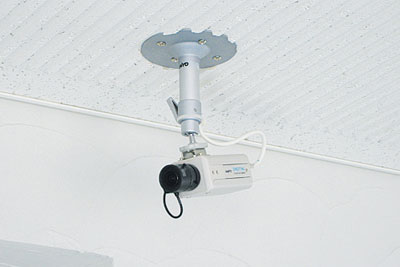 Security.  [Security cameras with recording function] Installed security cameras in several places of the common areas, including the entrance. Hard-to-reach location of the eye also be monitored for 24 hours, Intrusion ・ Suppress the crime. Also, Since the video is recorded, Also helps in the unlikely event that the situation has occurred (same specifications)