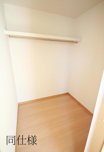 Same specifications photos (Other introspection). The company building enforcement example