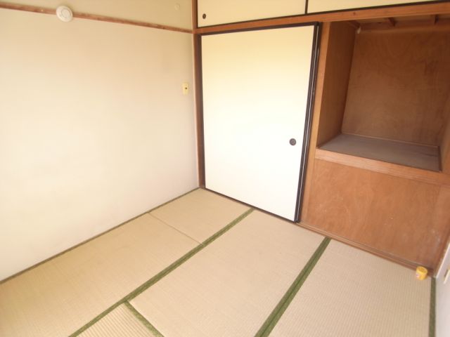 Living and room. Japanese-style room 4.5 Pledge storage