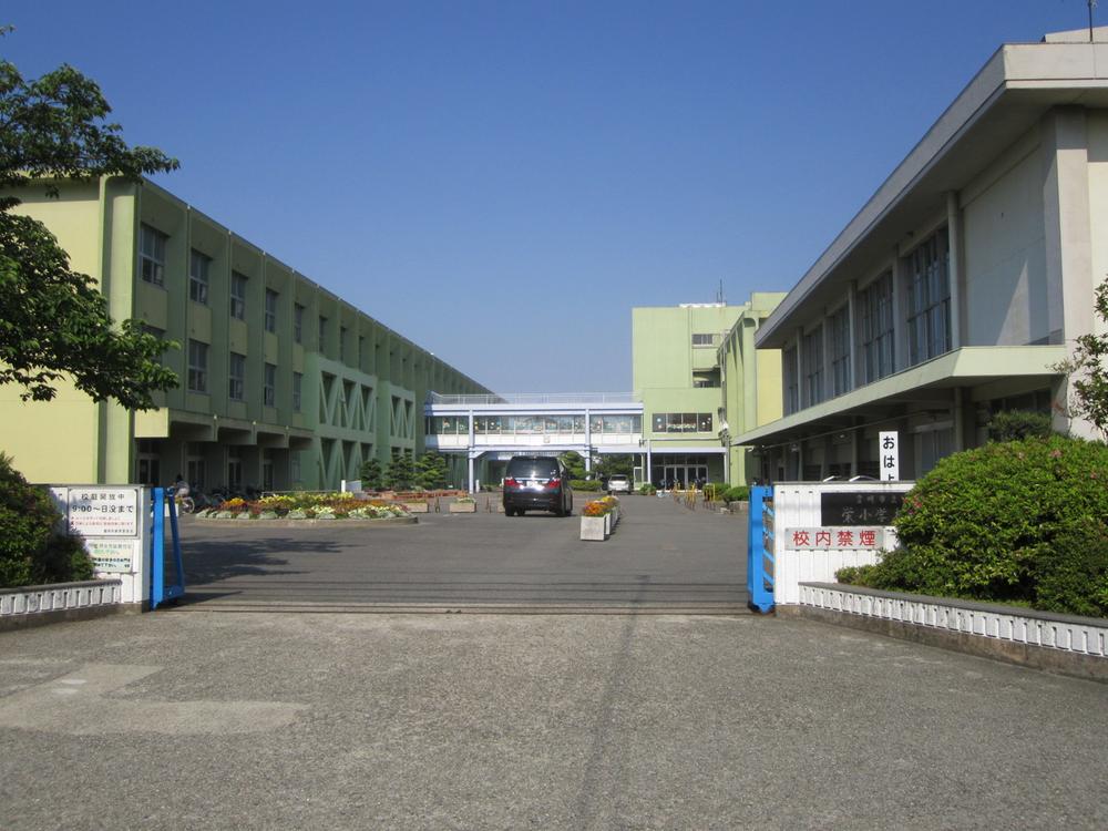 Primary school. Toyoake TatsuSakae to elementary school 607m