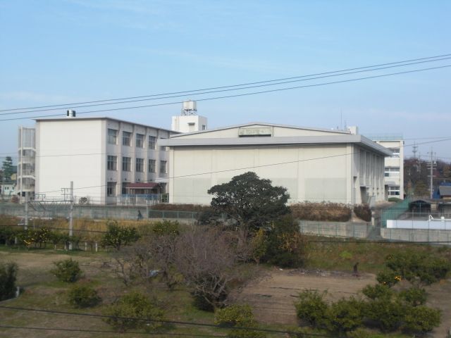 Primary school. Municipal Toyoaki up to elementary school (elementary school) 1400m