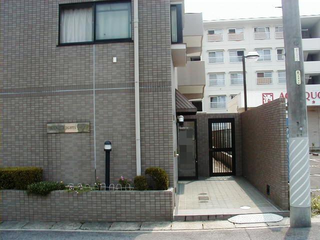 Entrance. Common areas