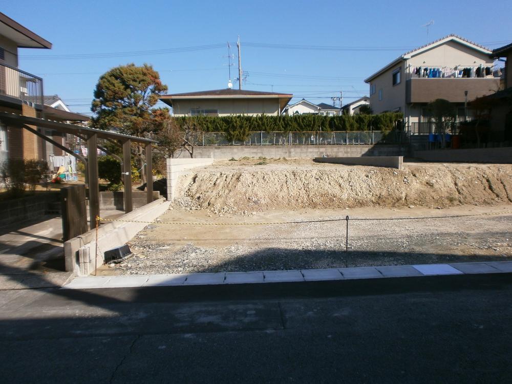 Local photos, including front road. "Toyo-town Toyoake Futamuradai 1-chome "local photo (2013 February shooting)