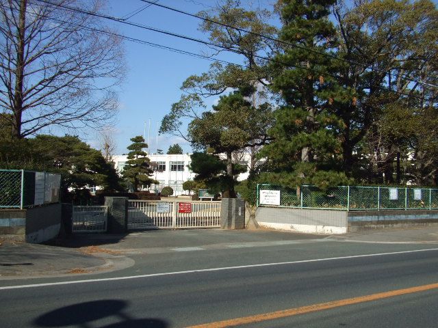 Primary school. 660m up to municipal Fukuoka elementary school (elementary school)