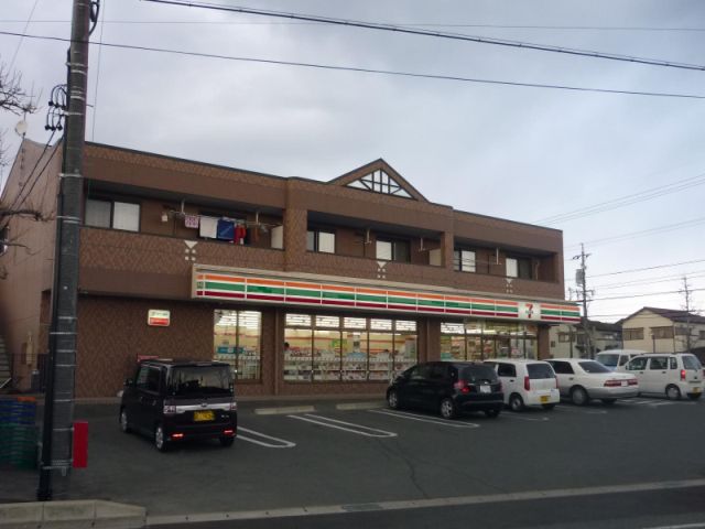 Convenience store. 170m to Seven-Eleven (convenience store)