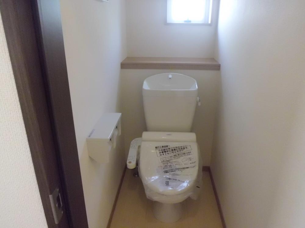 Toilet. 5 Building