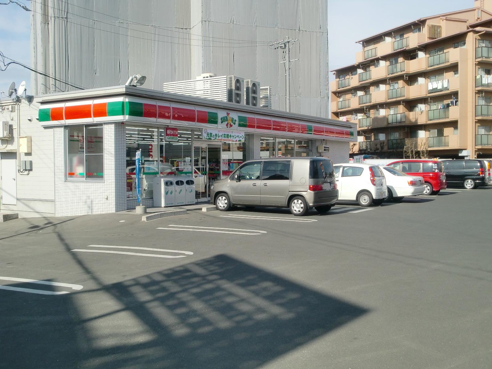 Convenience store. Thanks 496m to Toyohashi flower Chuten (convenience store)