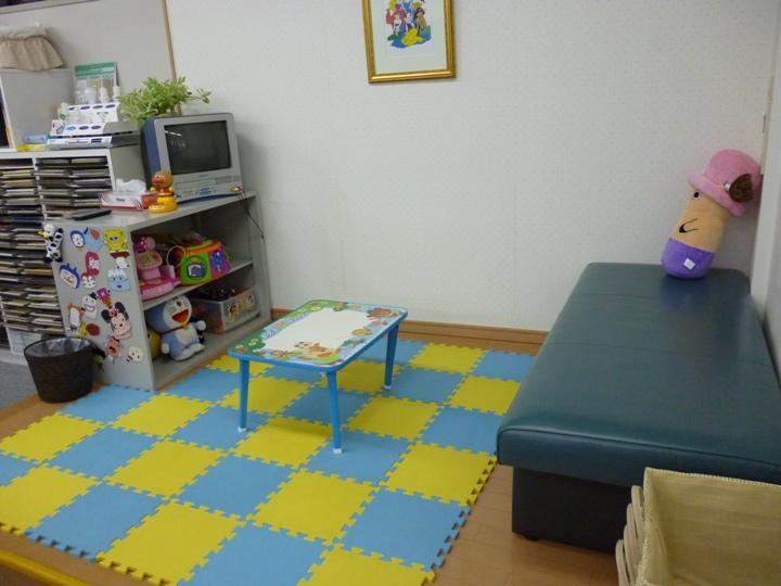 exhibition hall / Showroom. We offer the Kids Room! 