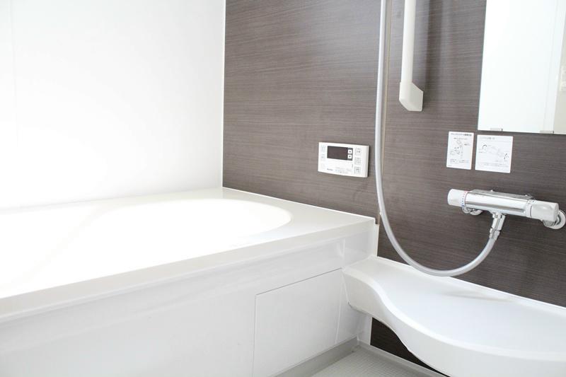 Bathroom. With bathroom dryer, Hitotsubo bath