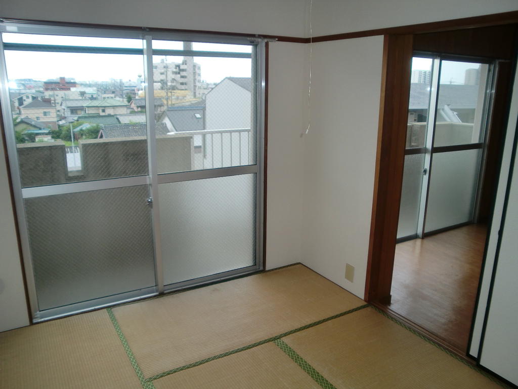 Other room space. South Japanese-style room