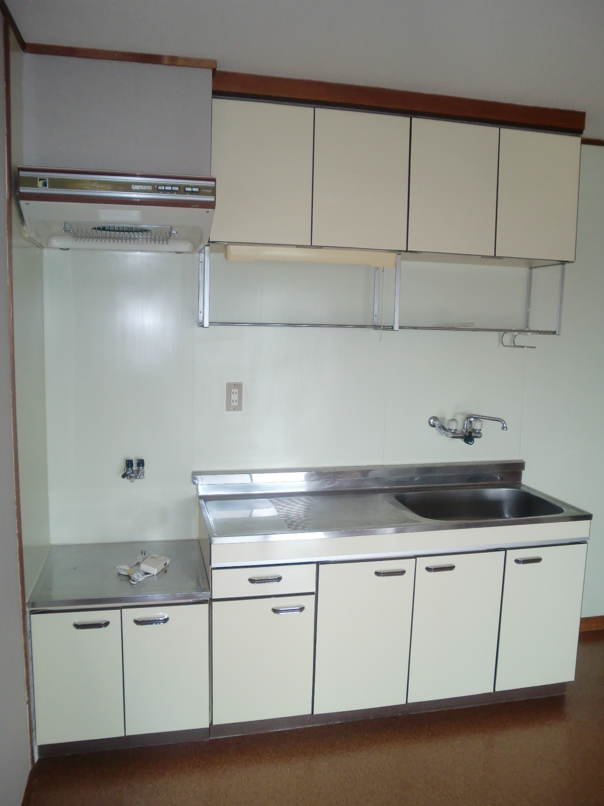 Kitchen. Gas stove can be installed