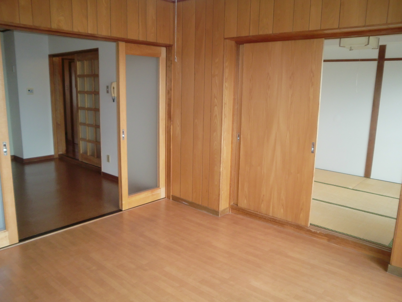 Living and room. DK than Western-style ・ Minami Japanese-style room