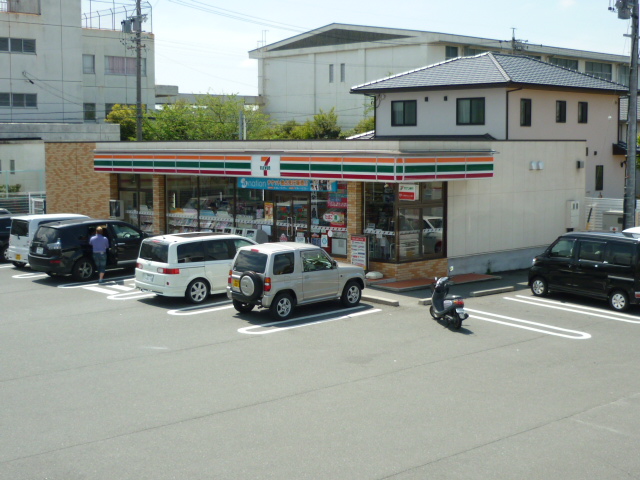 Convenience store. Seven-Eleven Toyohashi Imureminami 4-chome up (convenience store) 788m