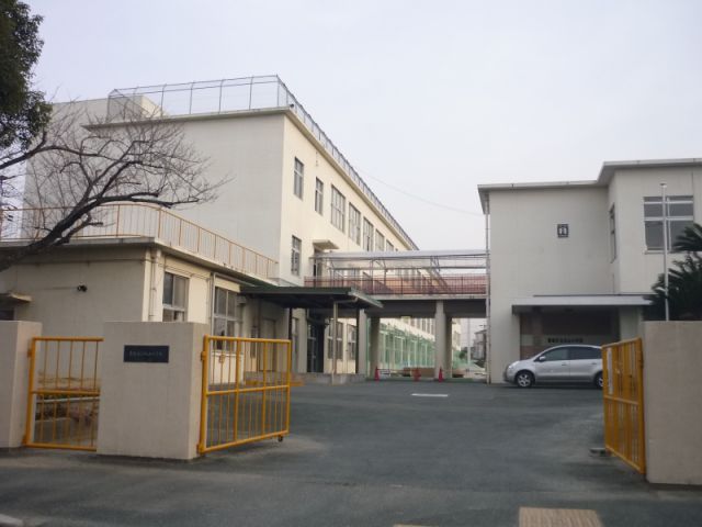 Primary school. Municipal Mukaiyama up to elementary school (elementary school) 1500m