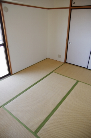 Other room space. Medium Japanese-style room