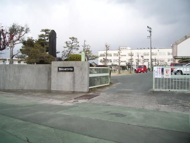 Junior high school. Municipal Maeshiba until junior high school (junior high school) 940m