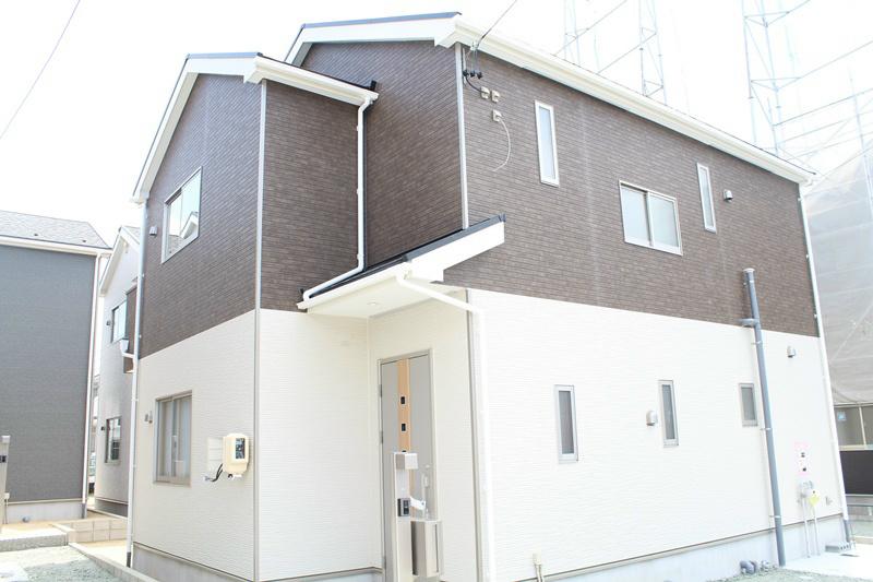 Local appearance photo. The photograph is an image. It is different from the actual building.