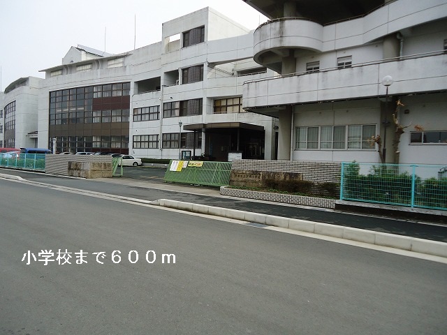 Primary school. Shioda 600m up to elementary school (elementary school)