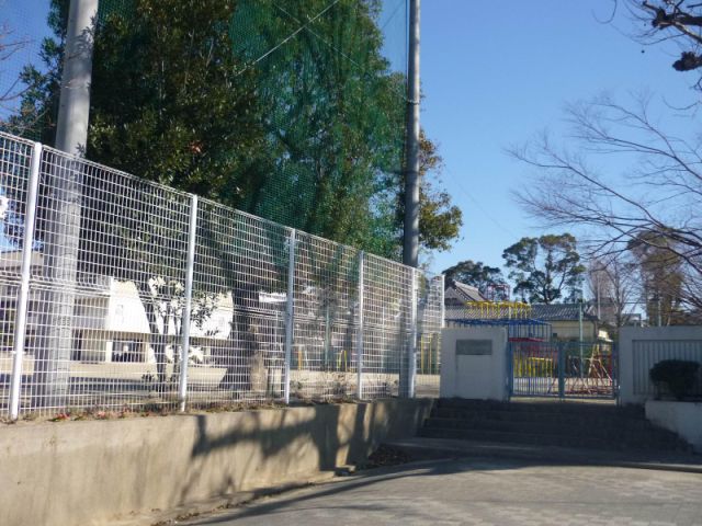 Primary school. 140m up to municipal Matsuyama Elementary School (elementary school)