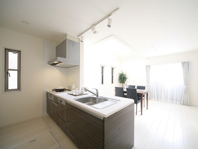Kitchen. Kitchen (unfinished because, Same specifications photo)