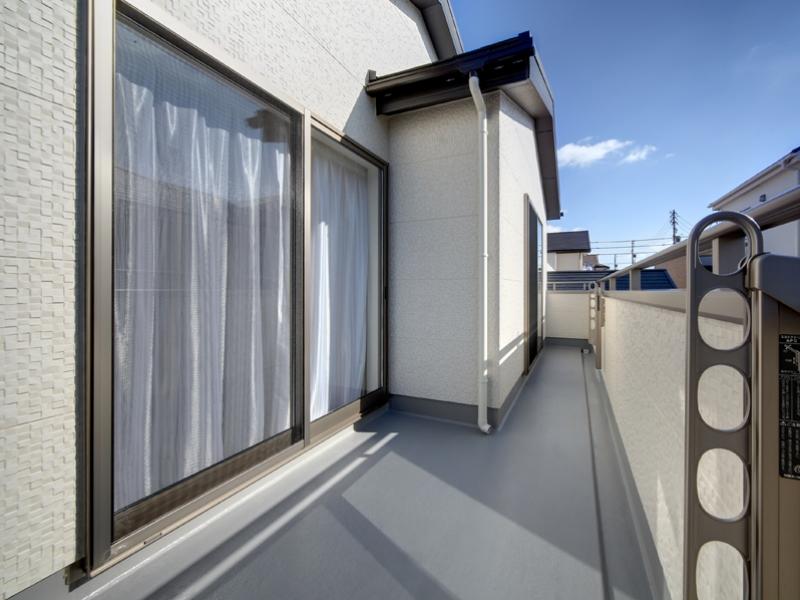 Balcony. Balcony (unfinished because, Same specifications photo)
