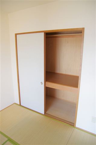 Other. Japanese-style storage