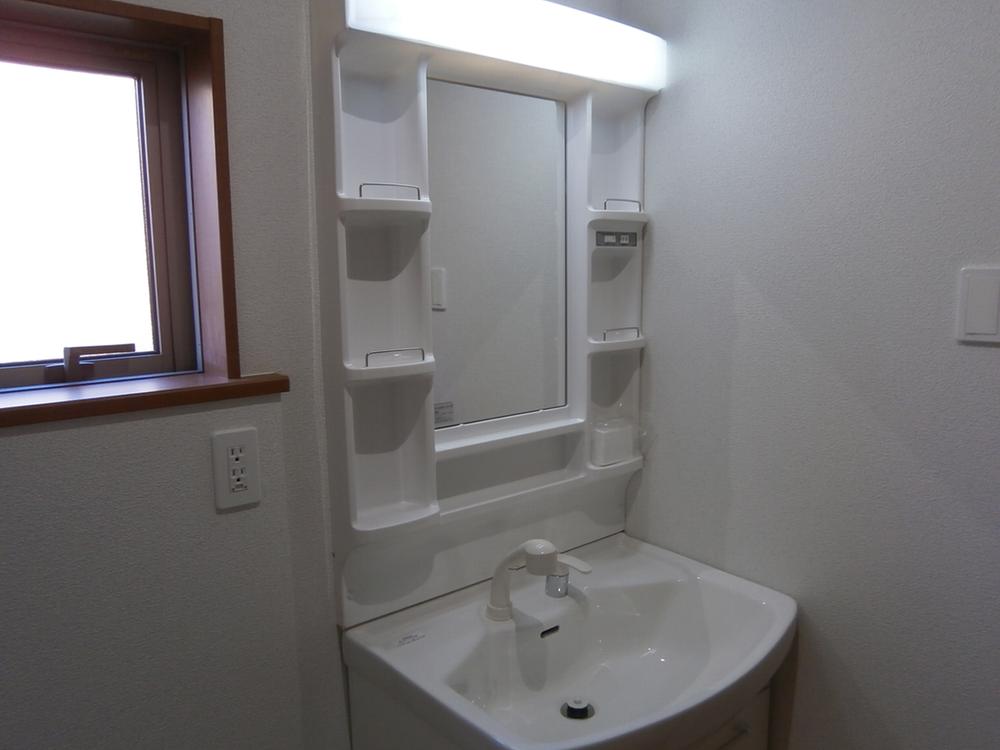 Wash basin, toilet