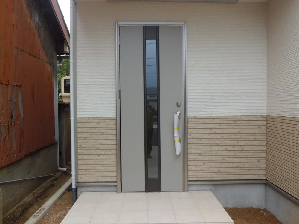 Entrance. Local (10 May 2013) Shooting