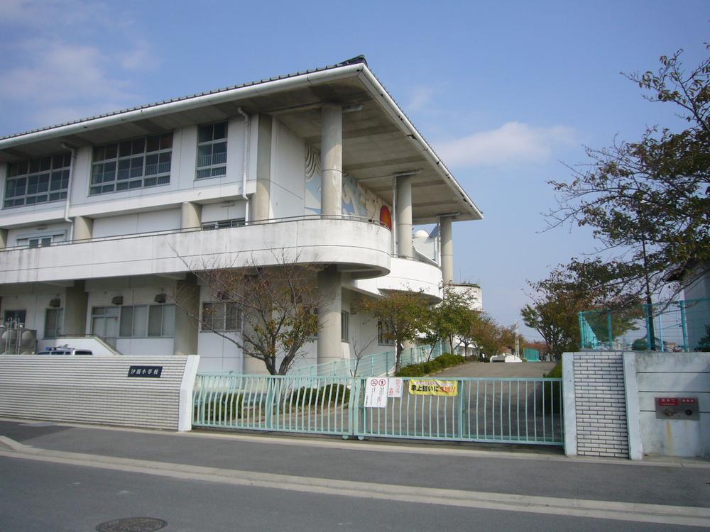 Primary school. 510m to Toyohashi Municipal Shioda Elementary School