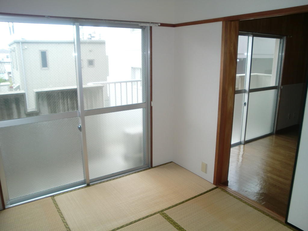 Other room space. South Japanese-style room