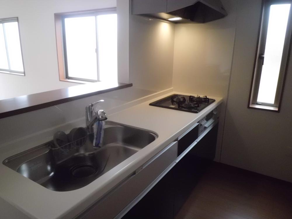 Kitchen. ☆ Face-to-face kitchen ☆ Three-necked stove ☆