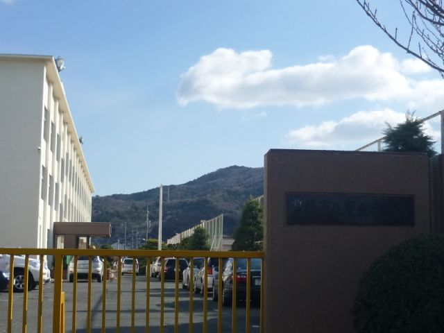 Primary school. City Takaoka until the elementary school (elementary school) 1200m