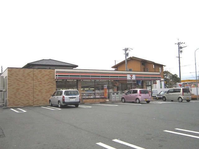 Convenience store. Seven-Eleven Toyohashi Imureminami 4-chome up (convenience store) 563m