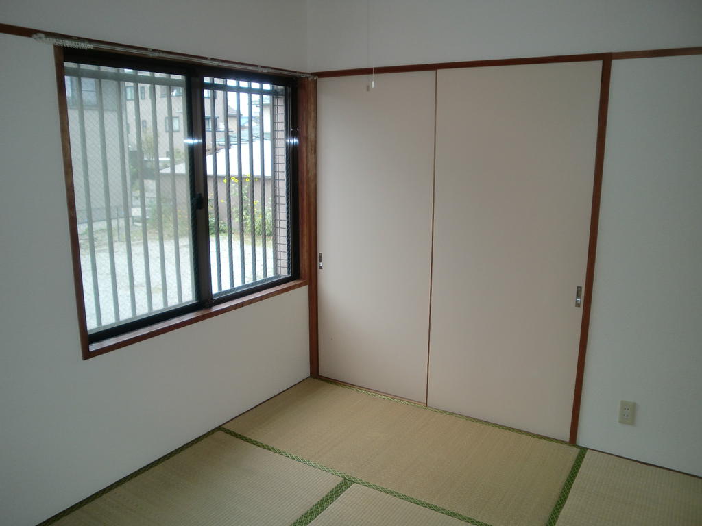 Other room space. Japanese-style room 6 tatami