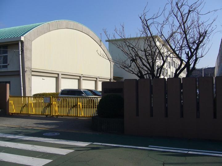 Primary school. Takaoka until elementary school 350m
